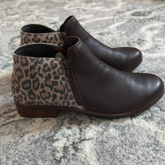 Women's Naot Helm Cheetah/Soft Brown Leather/Suede - Picture 1 of 12